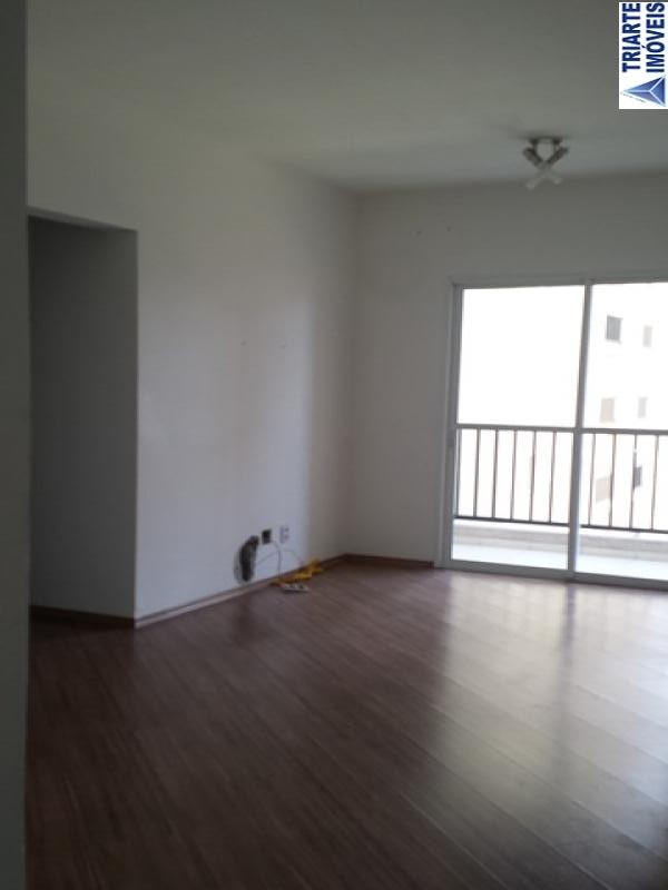 Apartamento à venda com 3 quartos, 65m² - Foto 2