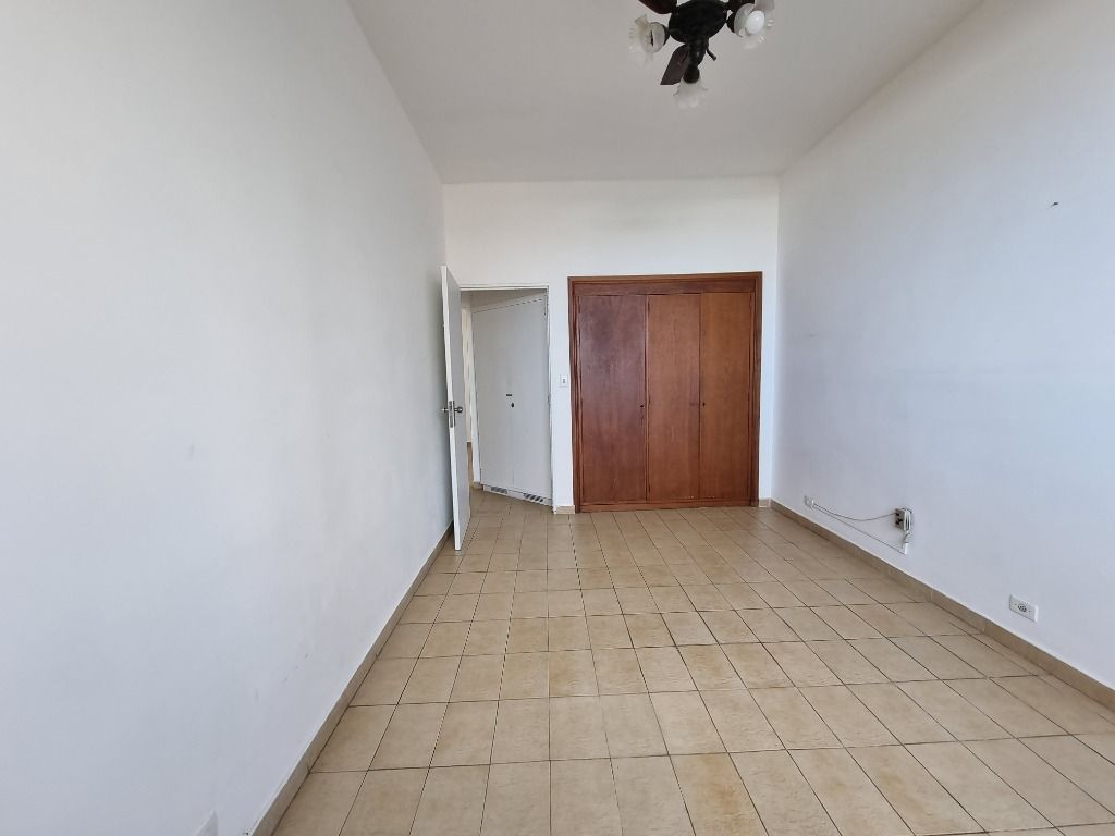 Apartamento à venda com 3 quartos, 140m² - Foto 9