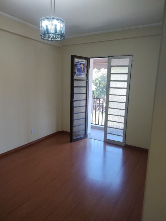 Apartamento à venda com 2 quartos, 62m² - Foto 4