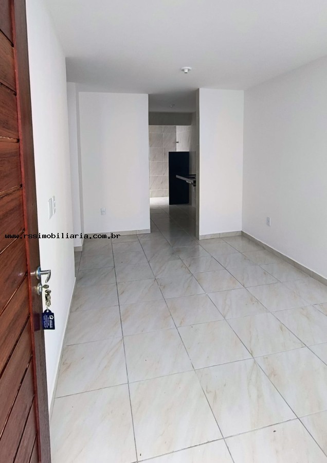 Casa à venda com 2 quartos, 50m² - Foto 2