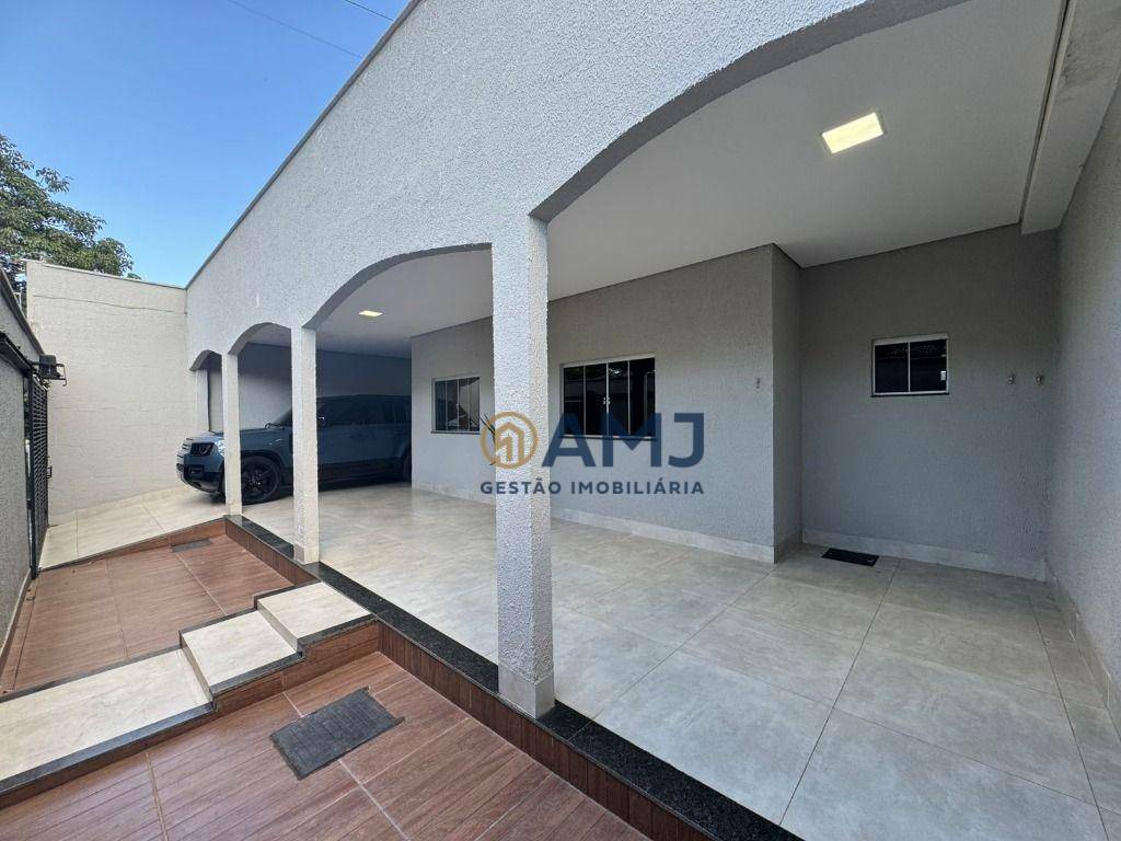 Casa para alugar com 3 quartos, 301m² - Foto 1