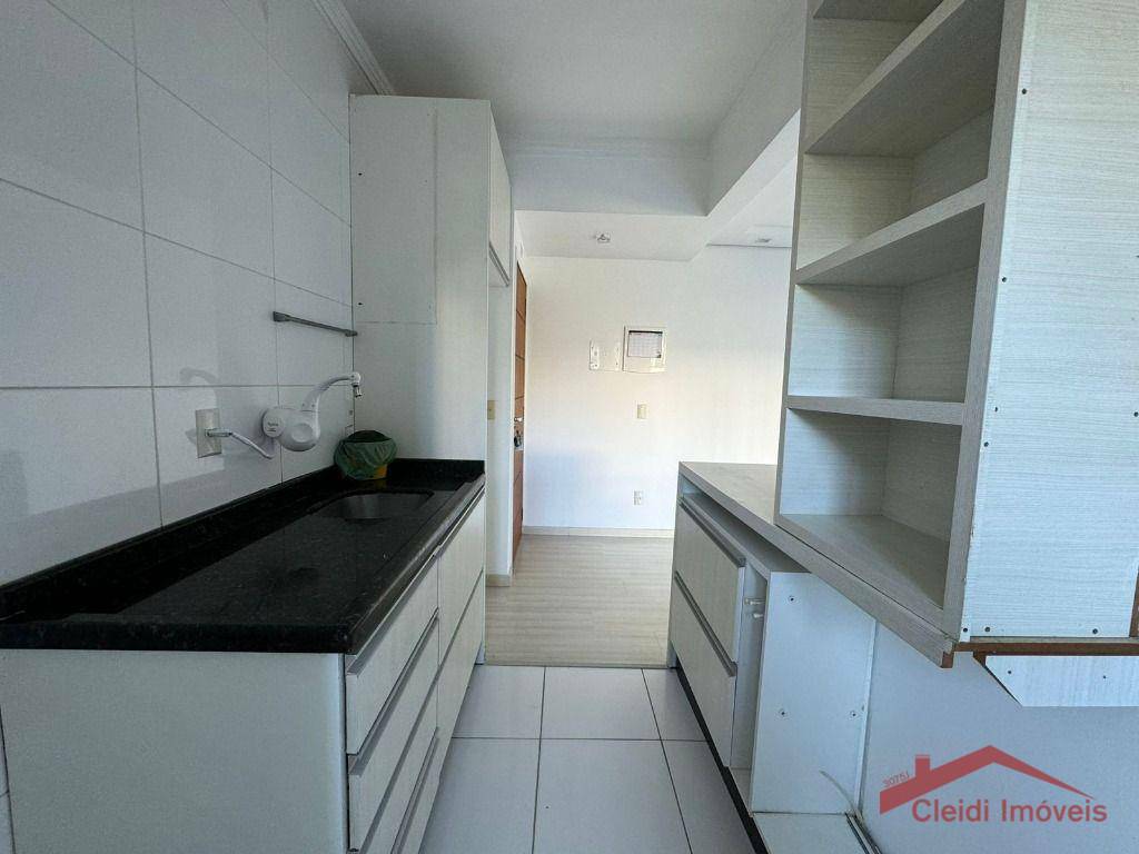 Apartamento para alugar com 3 quartos, 90m² - Foto 9