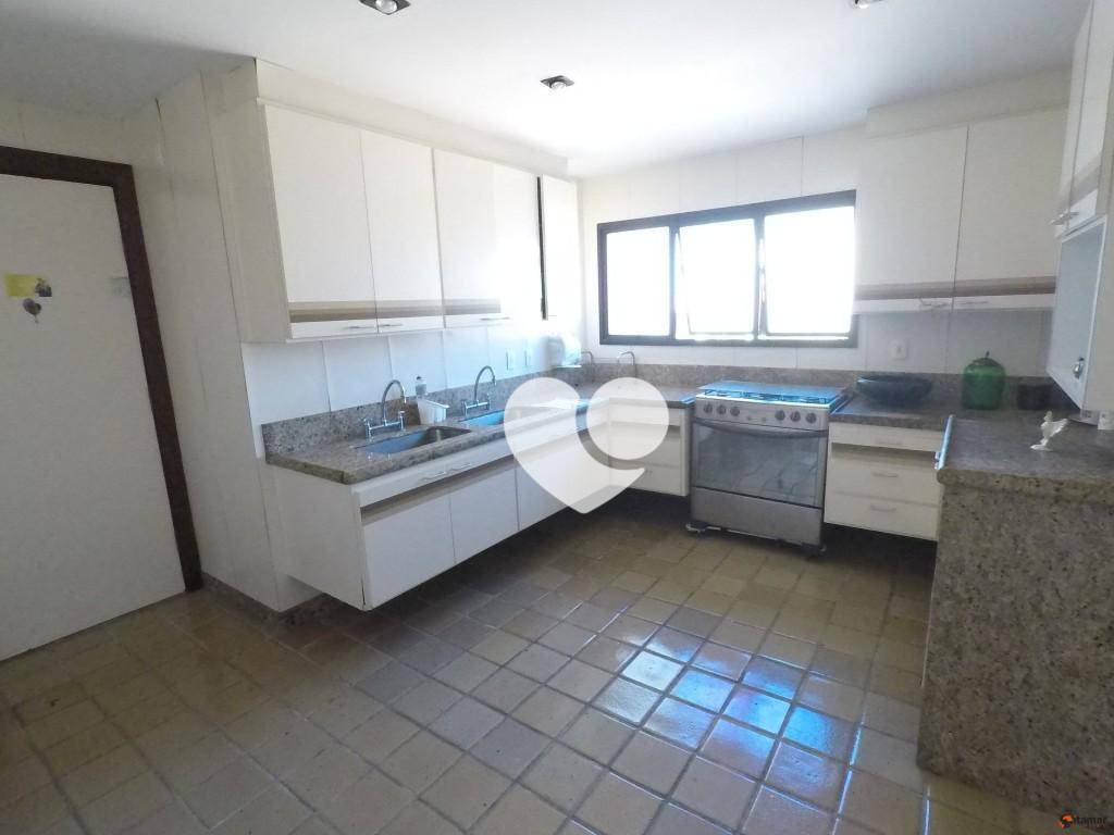 Apartamento à venda com 4 quartos, 247m² - Foto 10