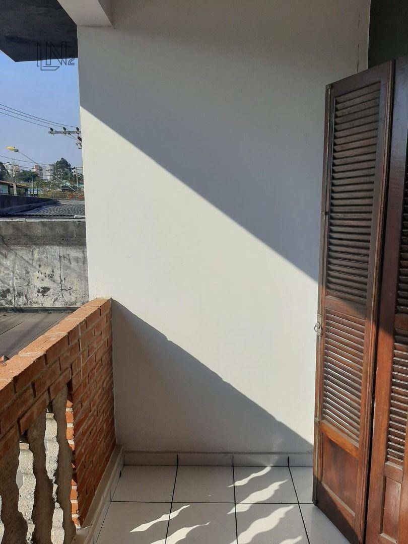 Sobrado à venda com 3 quartos, 220m² - Foto 14