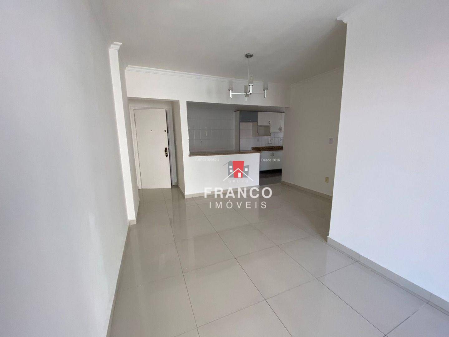 Apartamento à venda com 2 quartos, 75m² - Foto 8