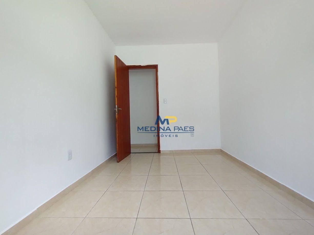 Casa à venda com 2 quartos, 52m² - Foto 13