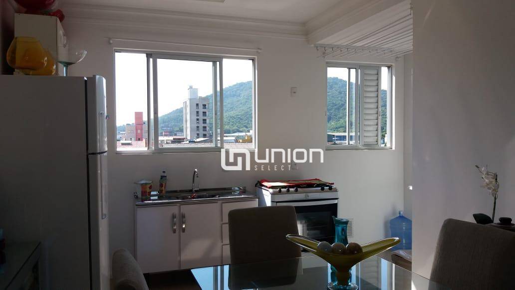 Apartamento à venda com 2 quartos, 65m² - Foto 12