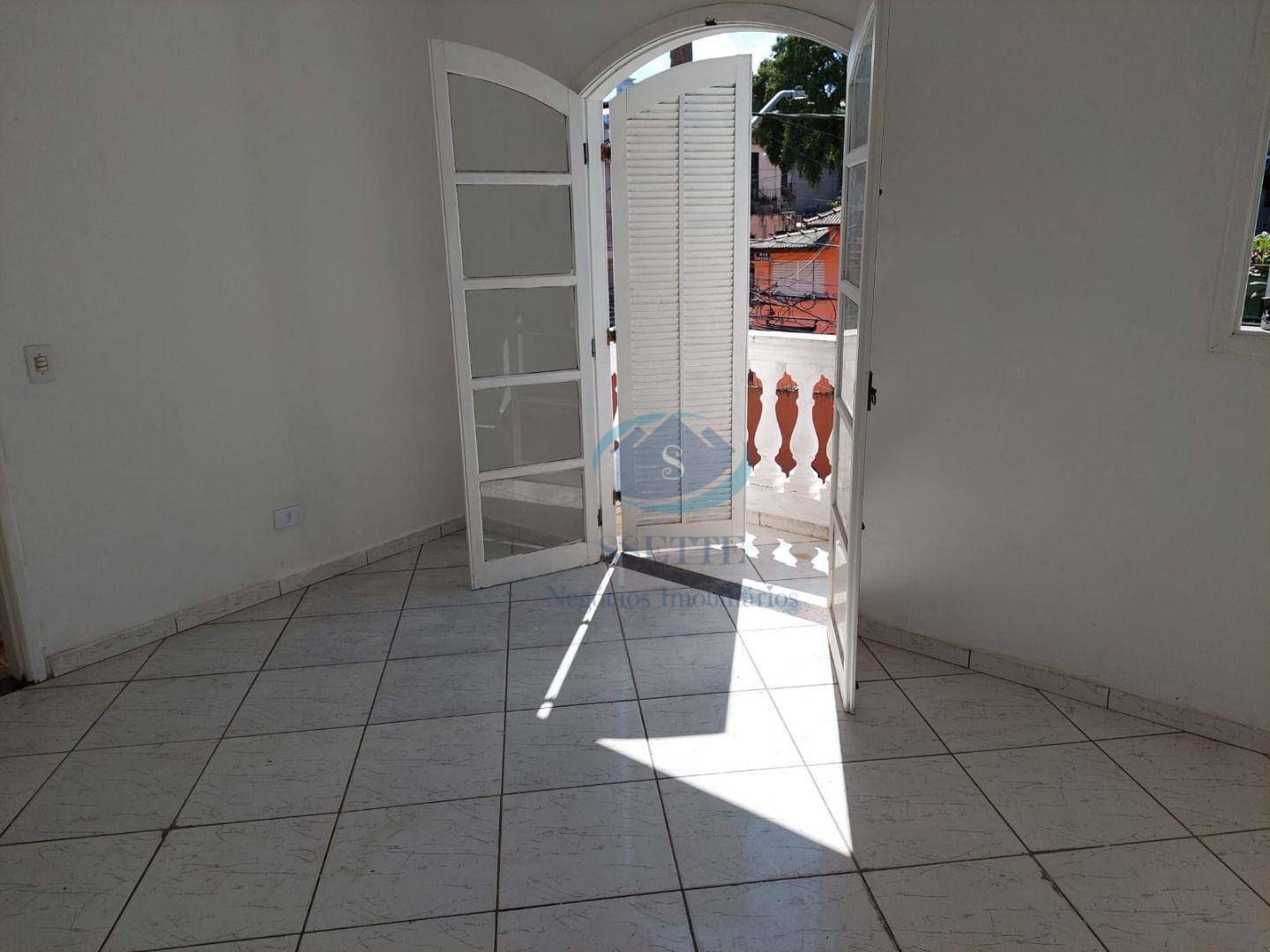 Casa para alugar com 2 quartos, 50m² - Foto 2