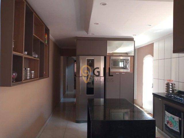 Sobrado, 3 quartos, 181 m² - Foto 1