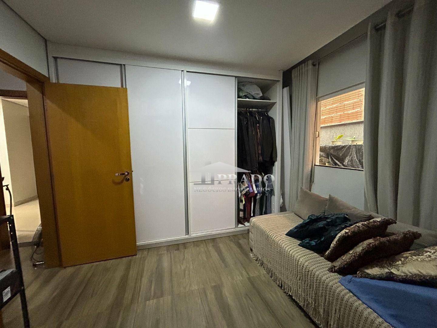 Casa de Condomínio à venda com 4 quartos, 245m² - Foto 13