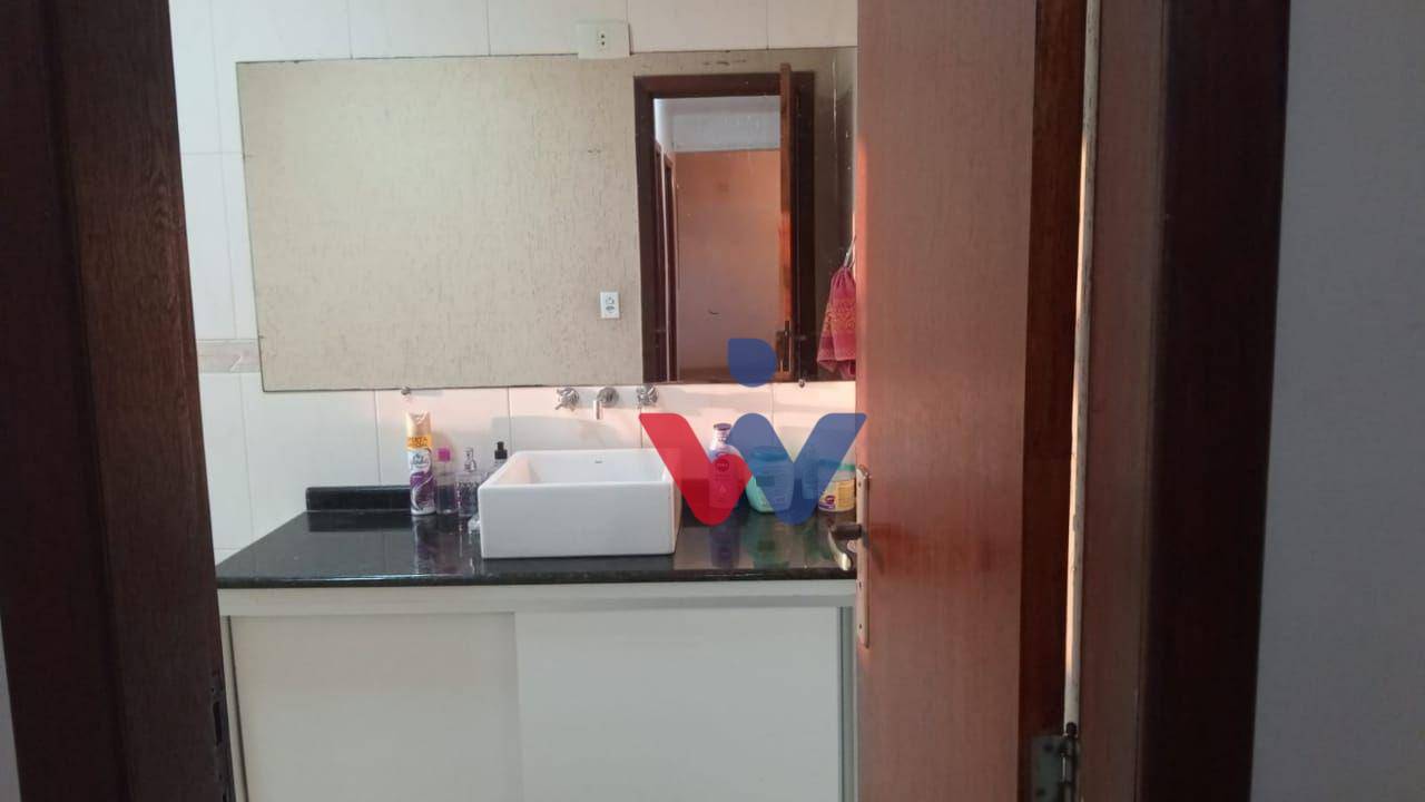 Sobrado à venda com 4 quartos, 300m² - Foto 24