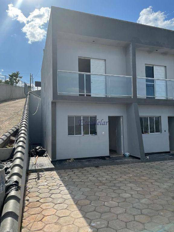 Casa à venda com 2 quartos, 77m² - Foto 2