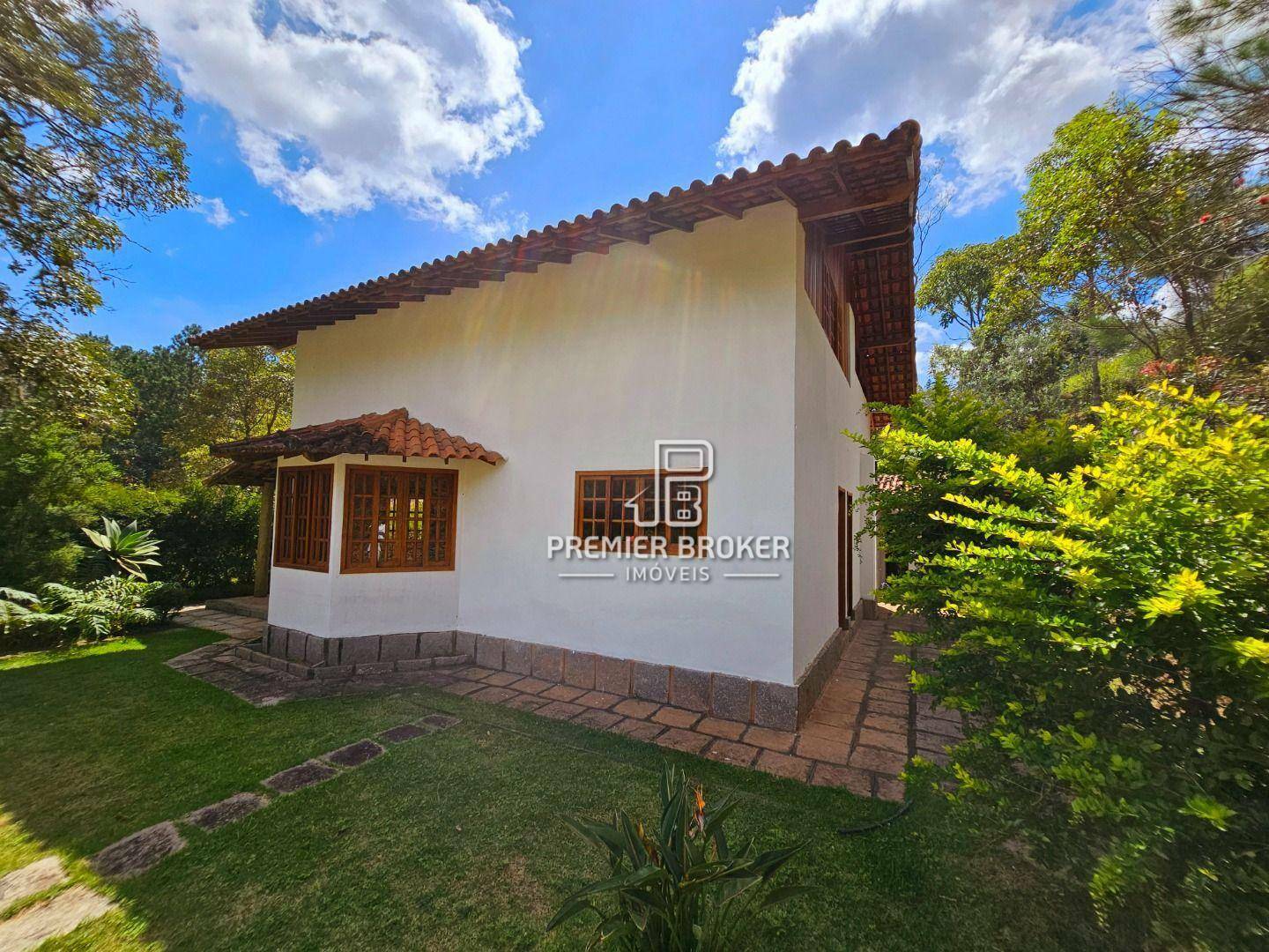 Casa de Condomínio à venda com 3 quartos, 240m² - Foto 2