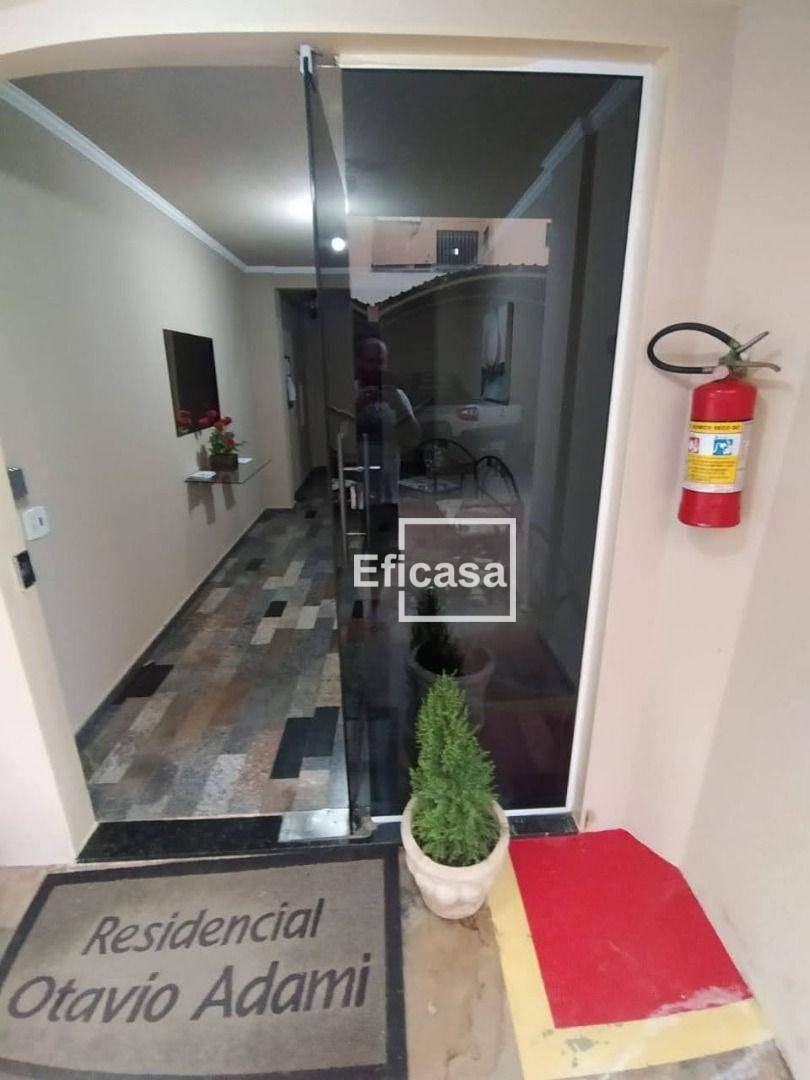 Apartamento à venda com 2 quartos, 70m² - Foto 3