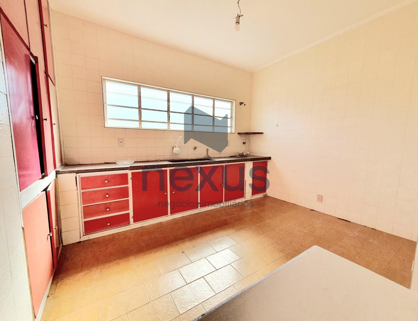 Casa à venda com 3 quartos, 460m² - Foto 9