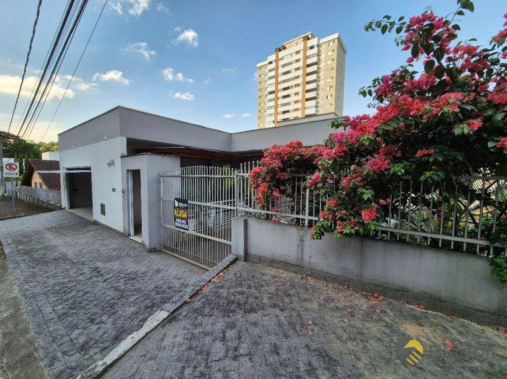 Casa para alugar com 3 quartos, 153m² - Foto 27