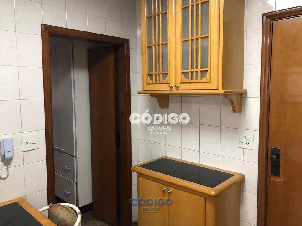 Apartamento à venda com 3 quartos, 146m² - Foto 7