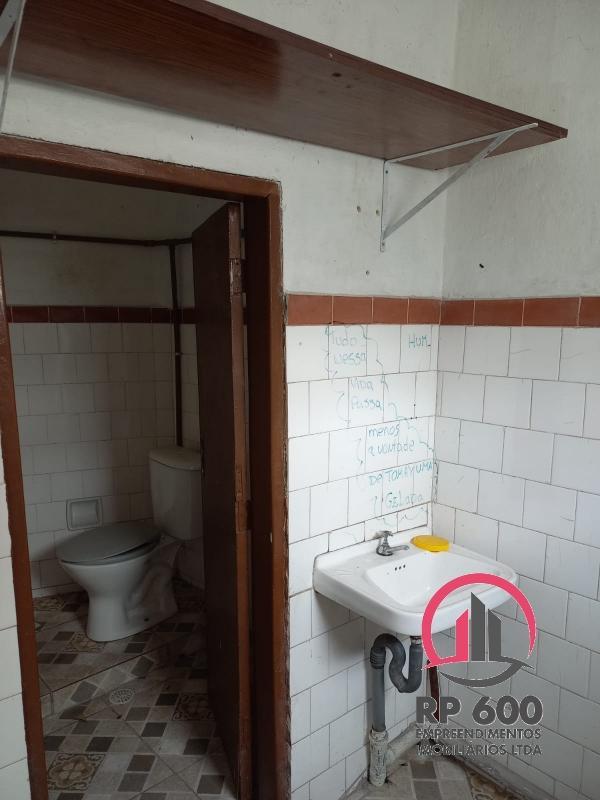 Casa à venda com 7 quartos, 240m² - Foto 23