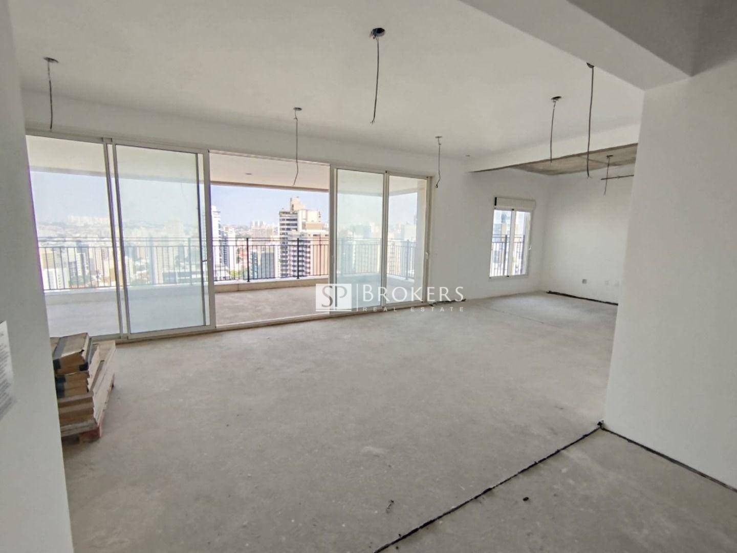 Apartamento à venda com 3 quartos, 256m² - Foto 1