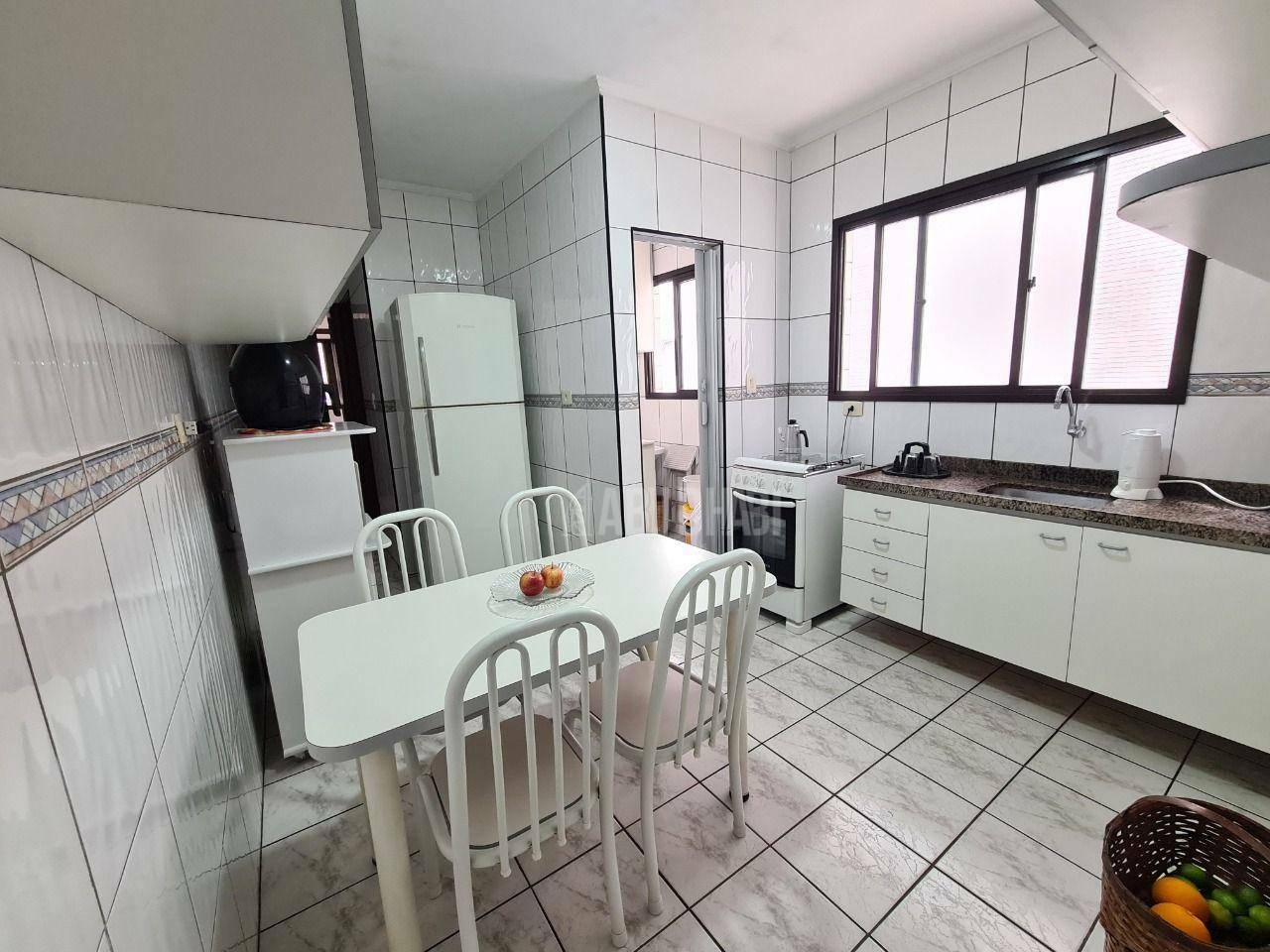 Apartamento à venda com 1 quarto, 70m² - Foto 4