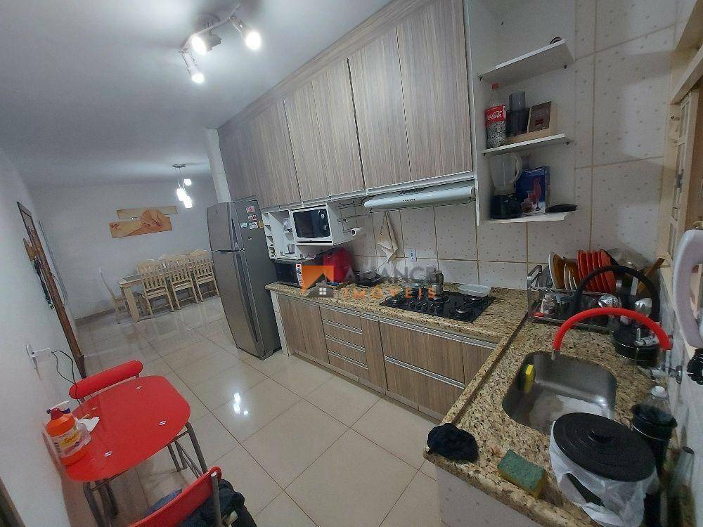 Casa à venda com 3 quartos, 150m² - Foto 7