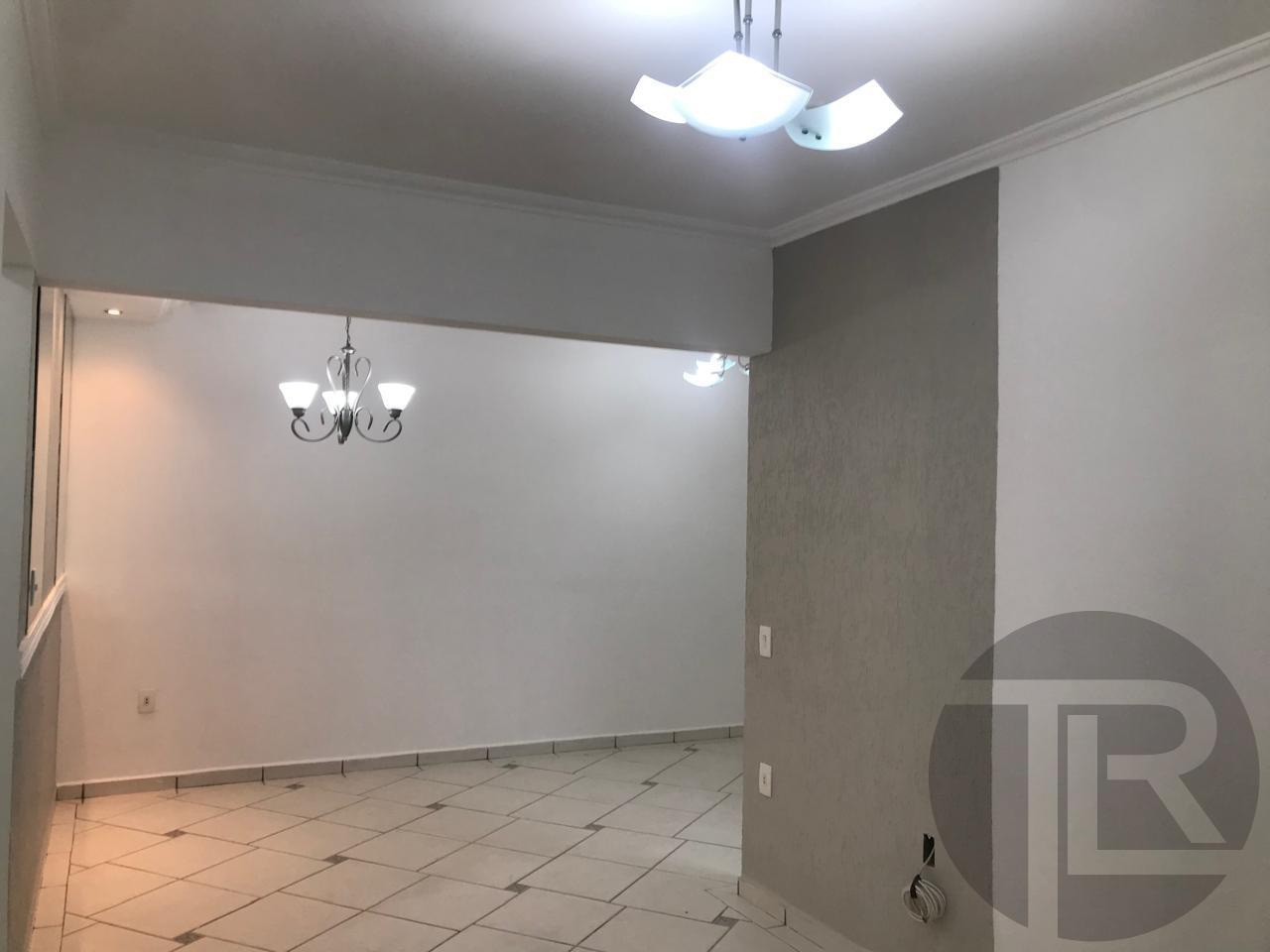 Apartamento à venda com 2 quartos, 66m² - Foto 3