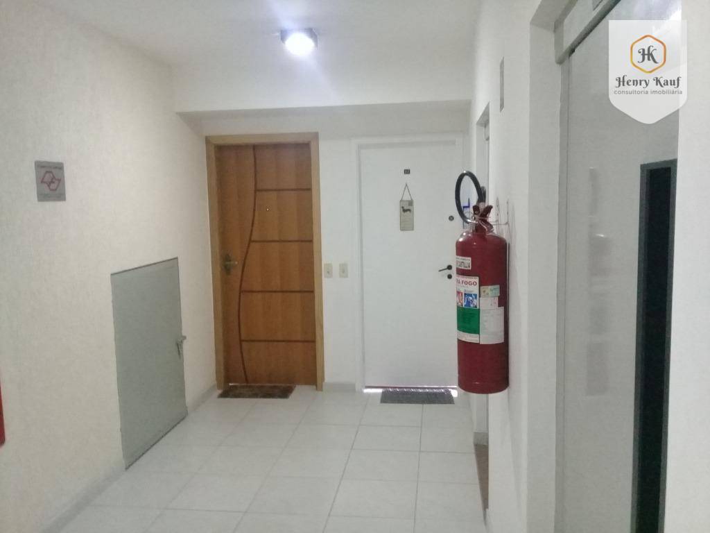 Apartamento à venda com 3 quartos, 76m² - Foto 17