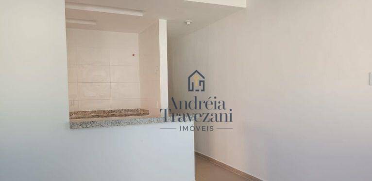 Casa à venda com 2 quartos, 75m² - Foto 2