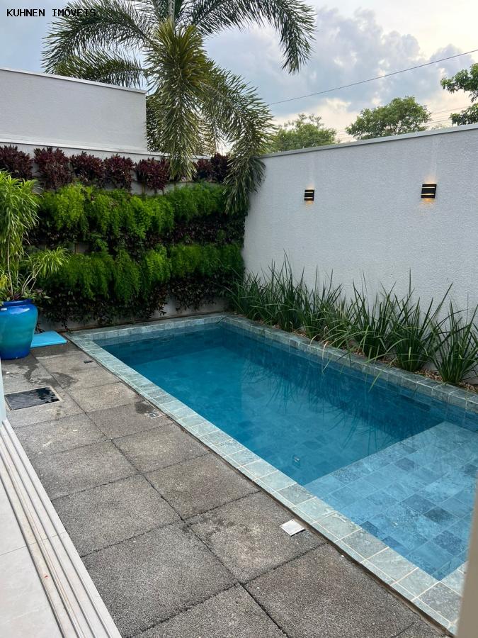 Casa de Condomínio à venda com 3 quartos, 200m² - Foto 24