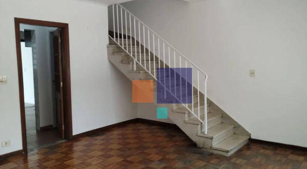 Casa para alugar com 5 quartos, 140m² - Foto 4