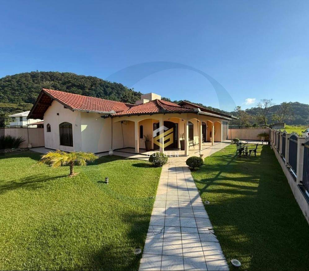 Casa, 3 quartos, 182 m² - Foto 1