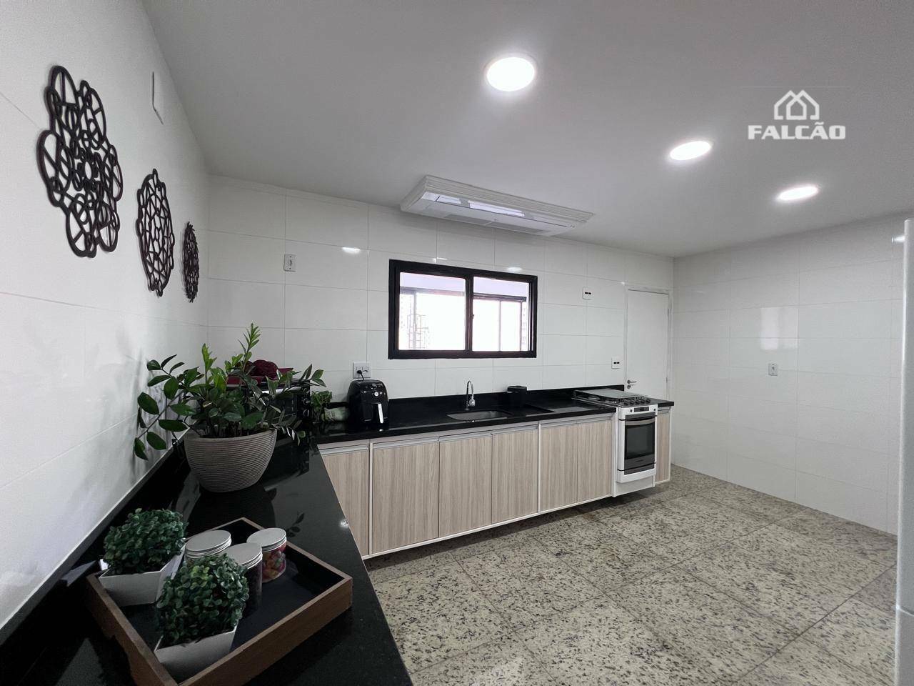 Apartamento à venda com 3 quartos, 147m² - Foto 18