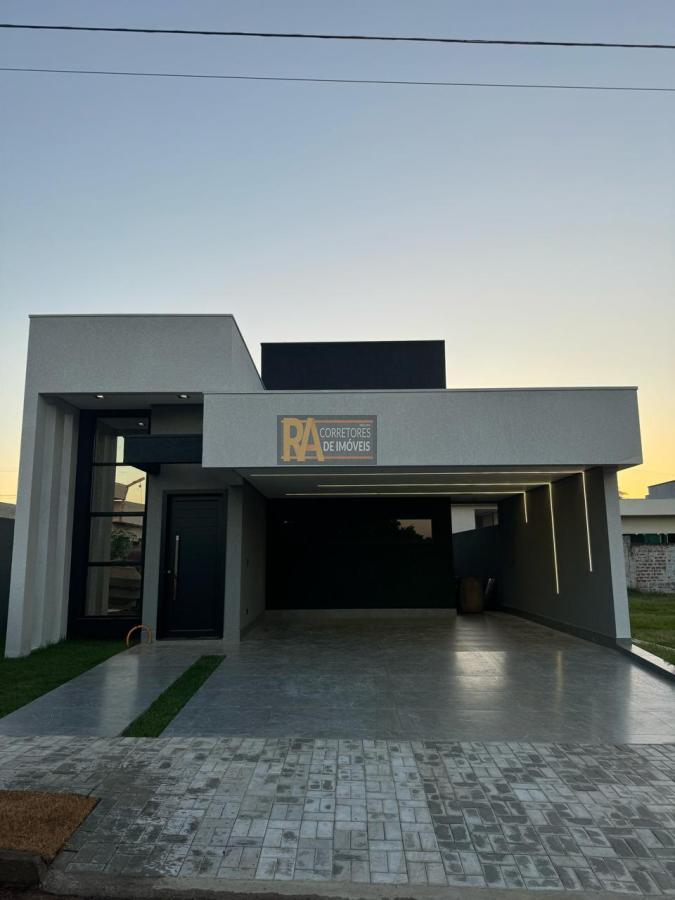 Casa à venda com 3 quartos, 250m² - Foto 2