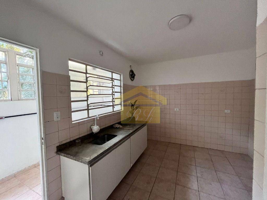 Casa à venda e aluguel com 2 quartos, 65m² - Foto 4