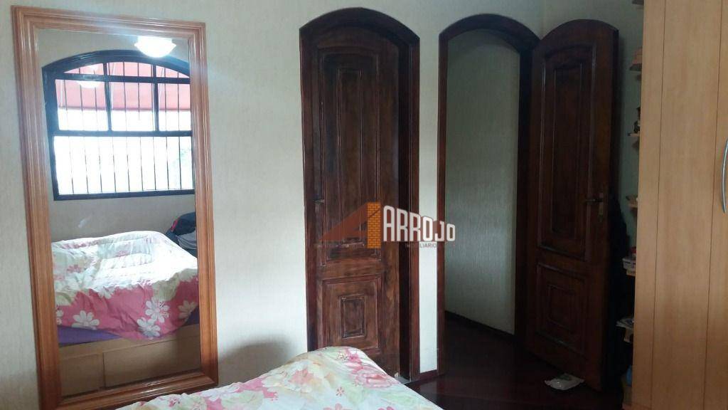 Sobrado à venda com 3 quartos, 211m² - Foto 14