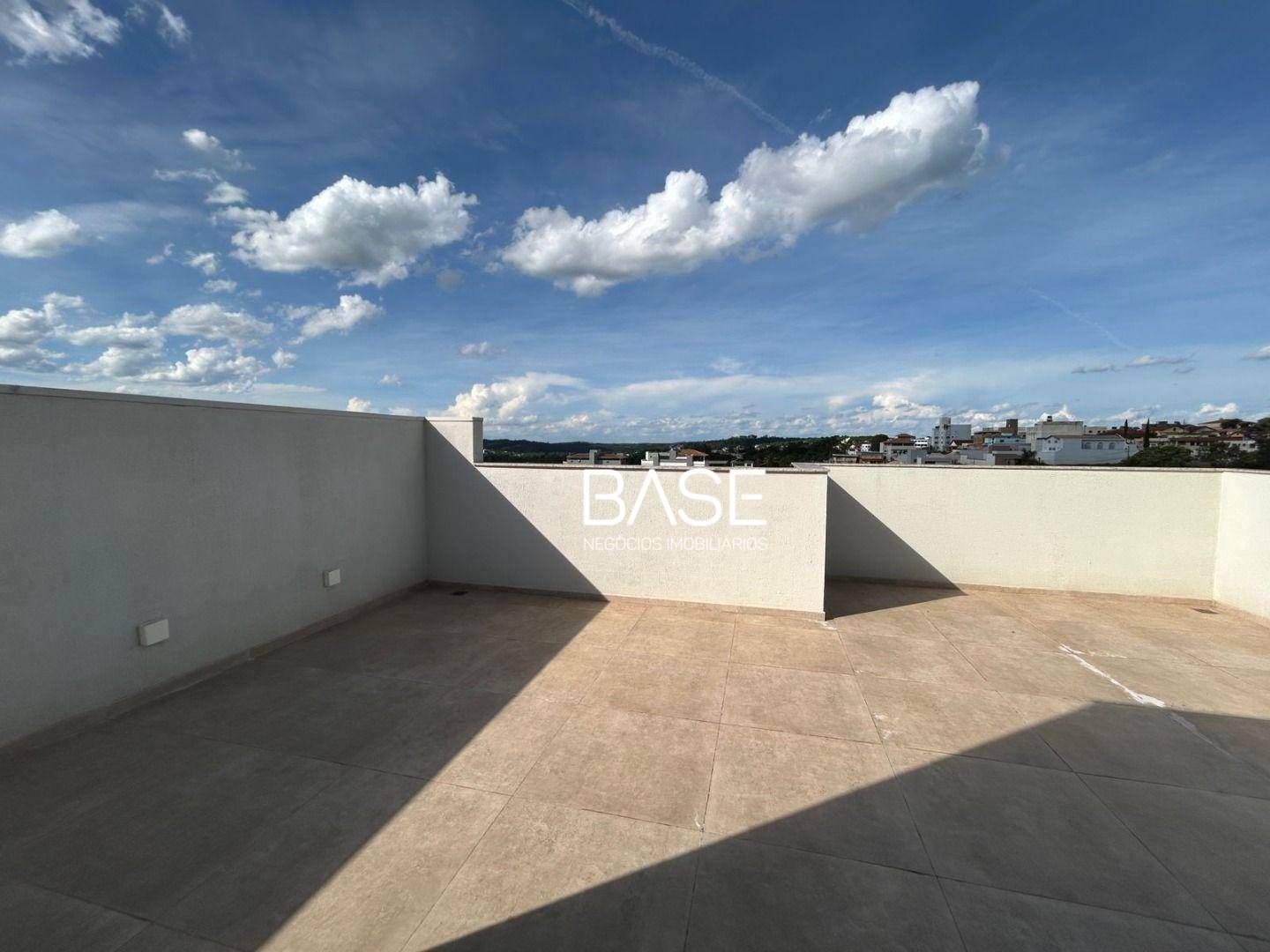 Cobertura, 3 quartos, 205 m² - Foto 2