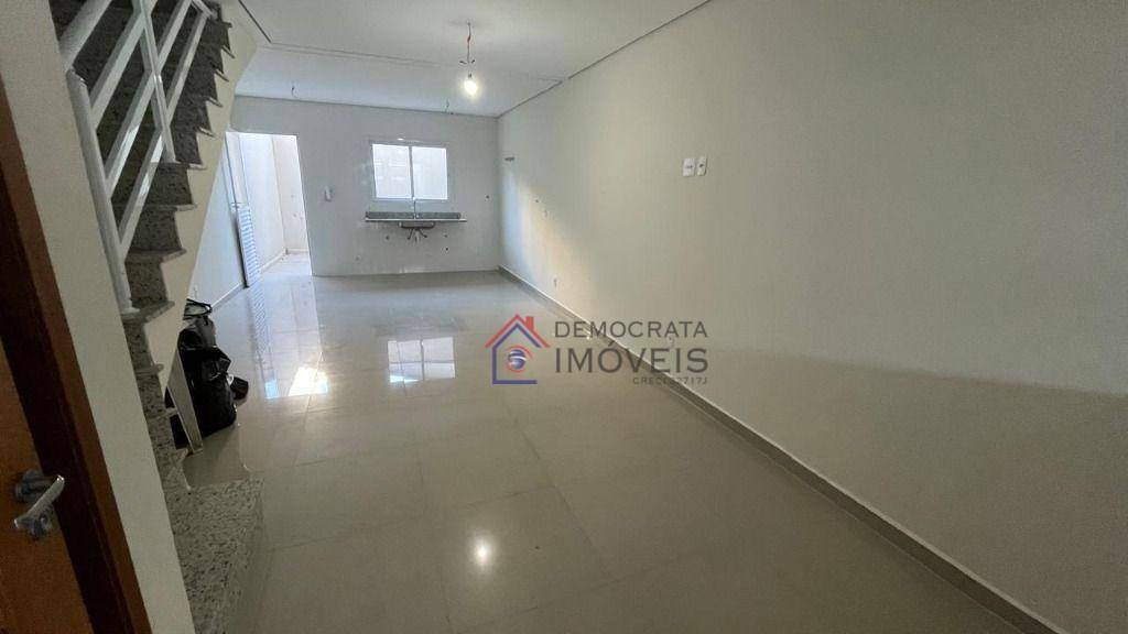 Sobrado à venda com 3 quartos, 120m² - Foto 1