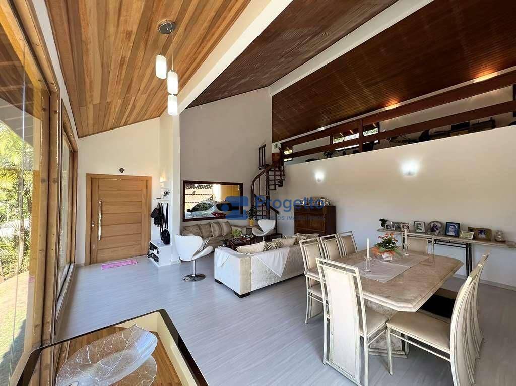 Casa à venda com 4 quartos, 350m² - Foto 16