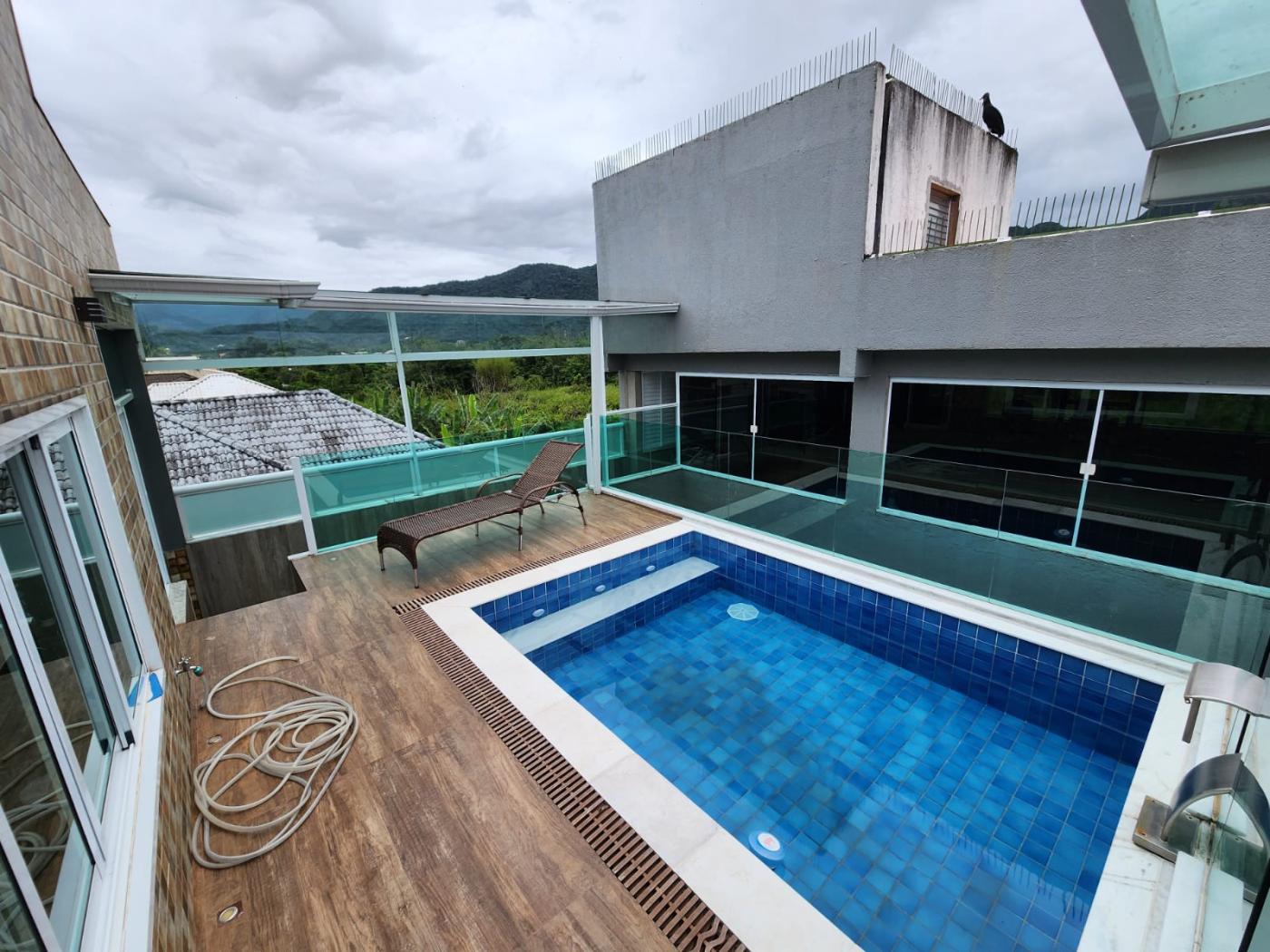 Casa de Condomínio à venda com 5 quartos, 450m² - Foto 2