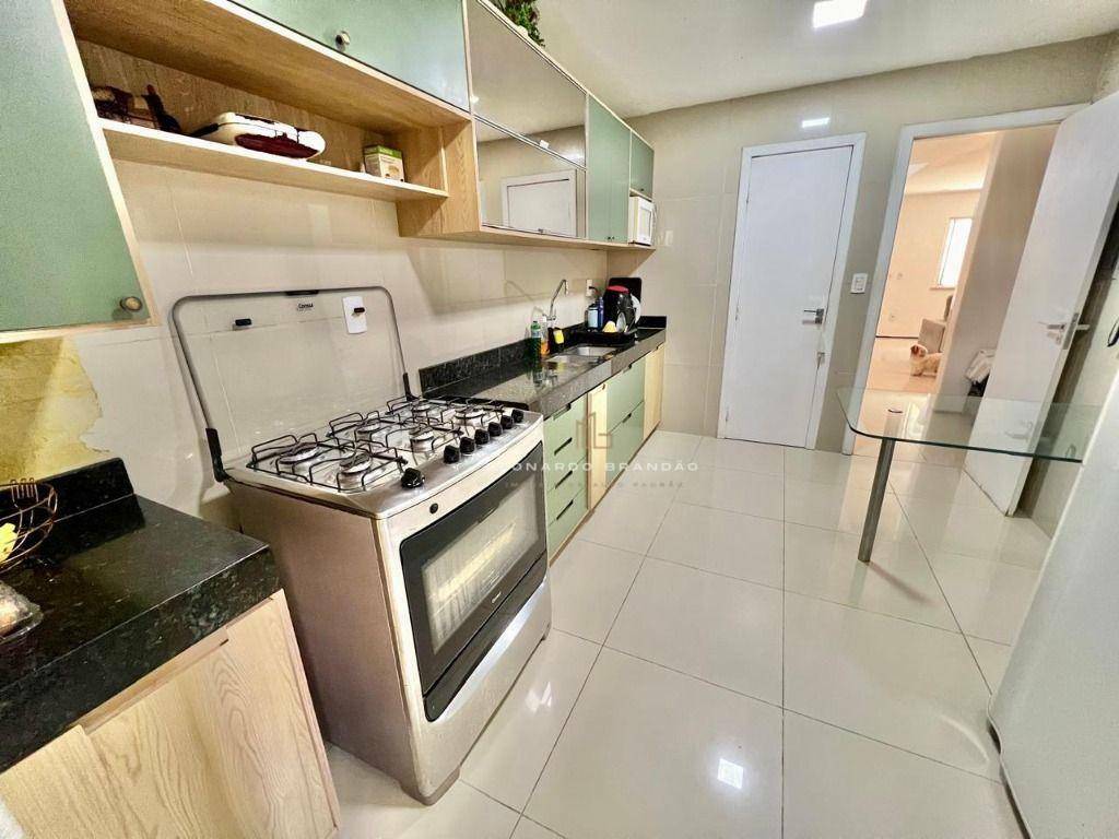 Casa de Condomínio à venda com 4 quartos, 165m² - Foto 12