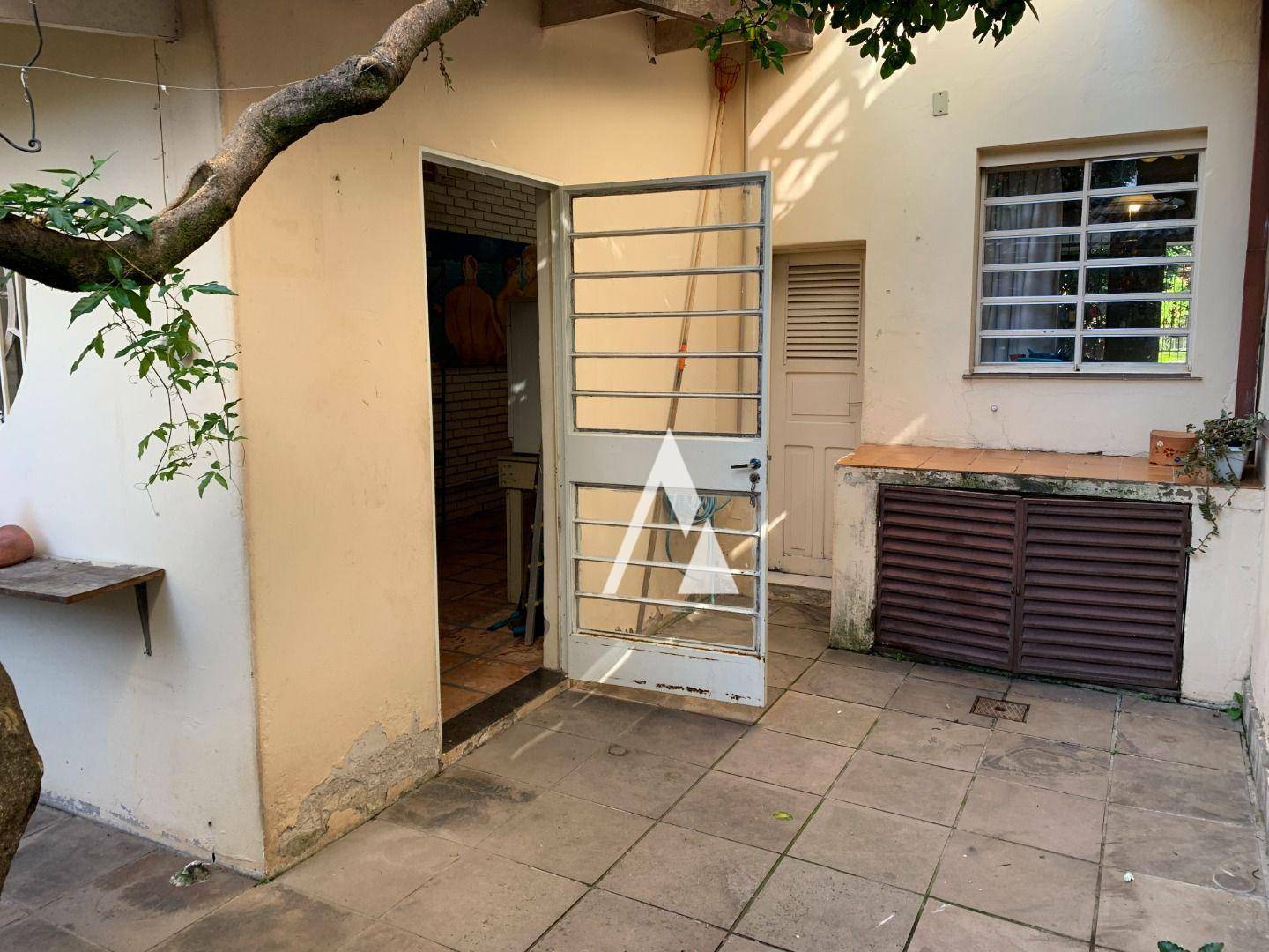 Casa à venda com 4 quartos, 337m² - Foto 8