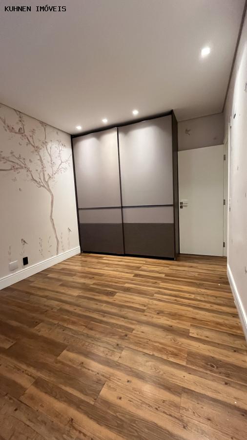 Apartamento à venda com 3 quartos, 142m² - Foto 18