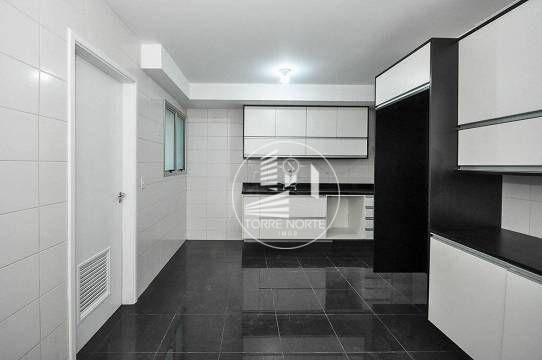 Apartamento à venda com 3 quartos, 176m² - Foto 5