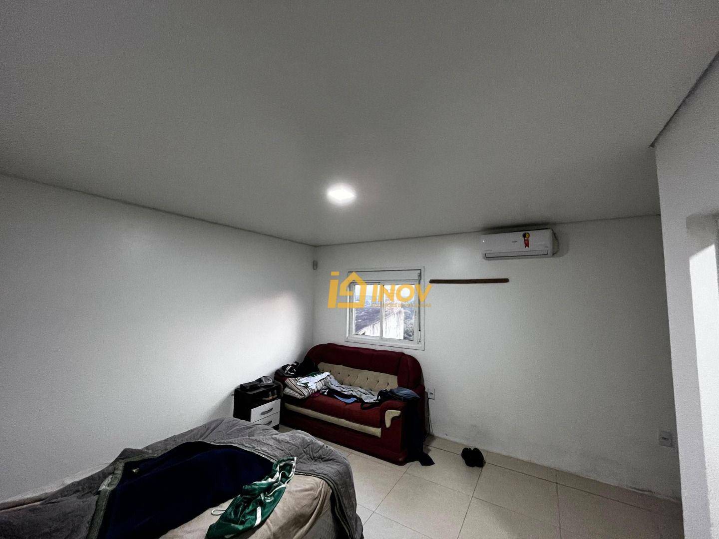 Casa à venda com 2 quartos, 70m² - Foto 5