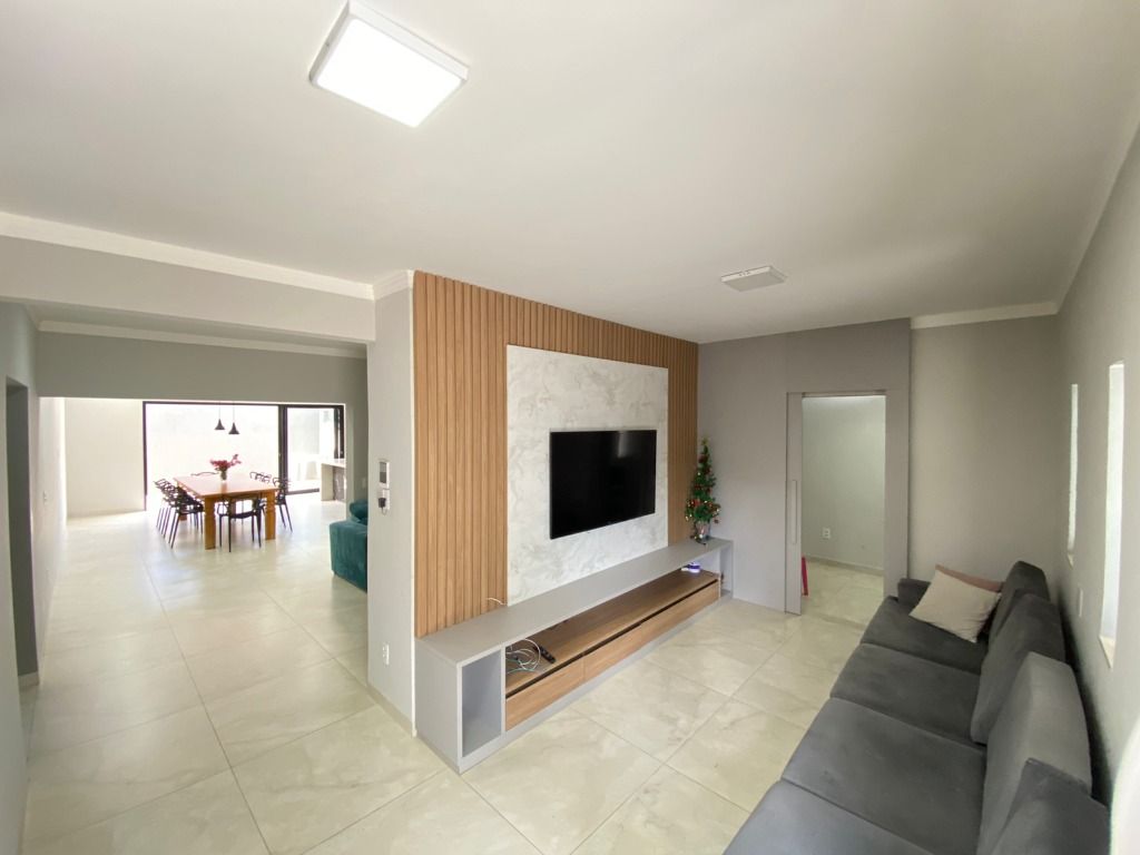 Casa à venda com 3 quartos, 250m² - Foto 6