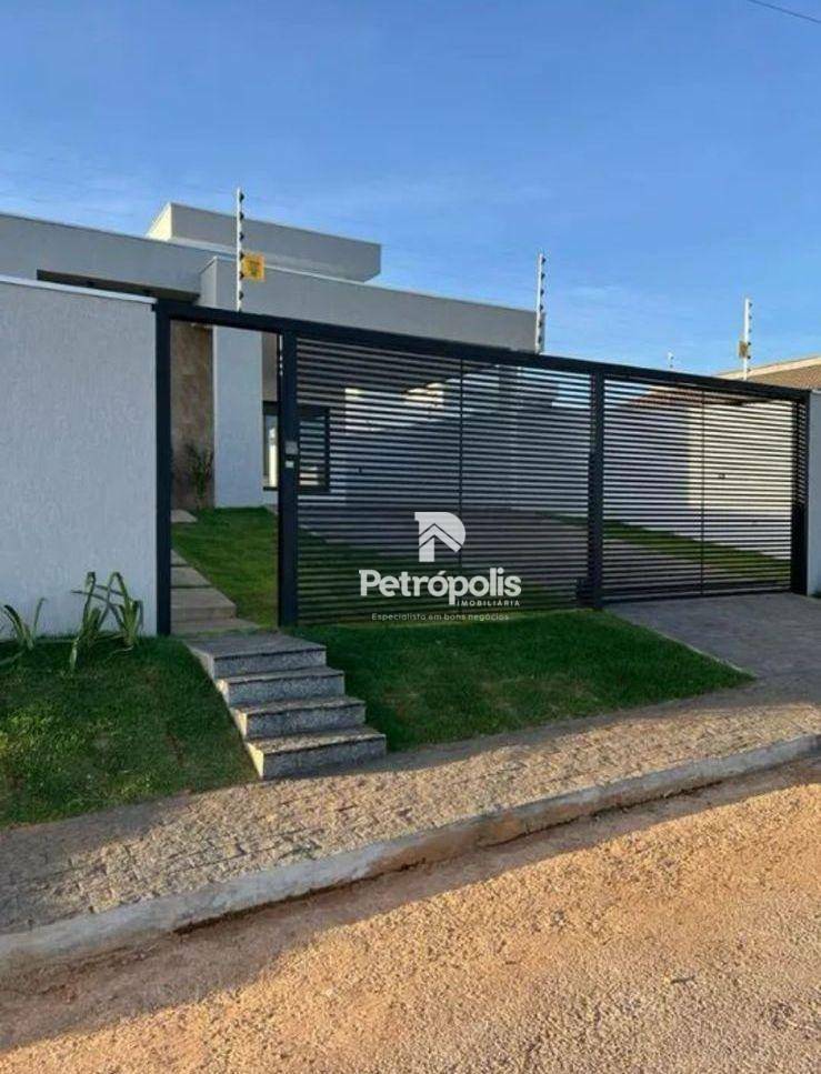 Casa à venda com 3 quartos, 138m² - Foto 2