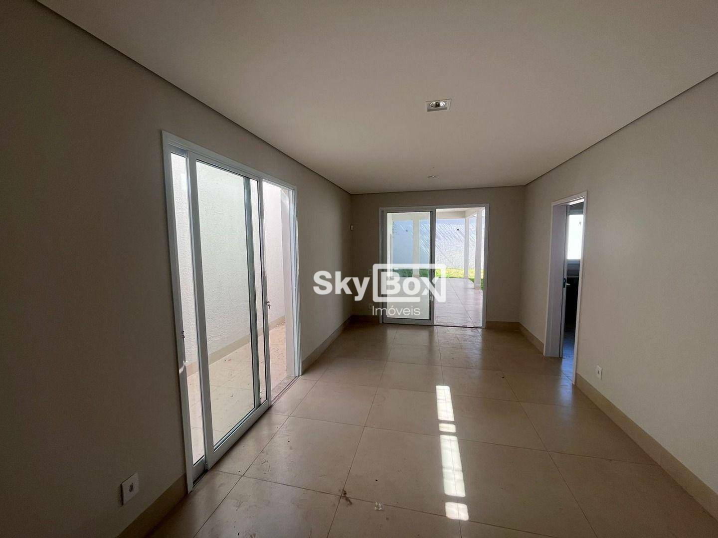 Casa à venda com 3 quartos, 250m² - Foto 8