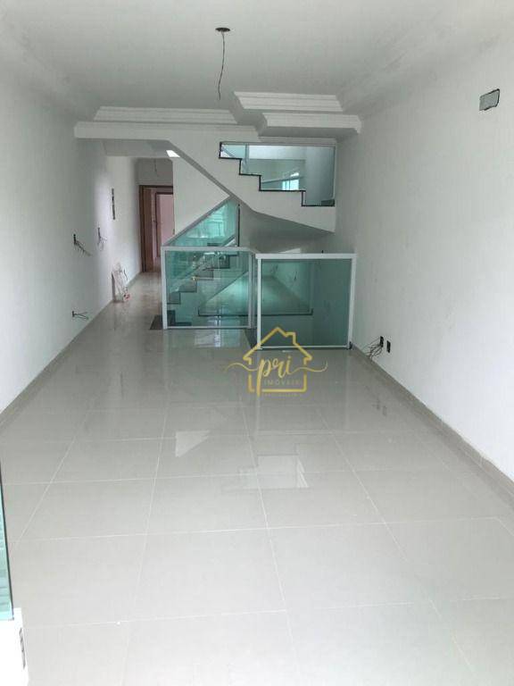 Sobrado à venda com 3 quartos, 170m² - Foto 1