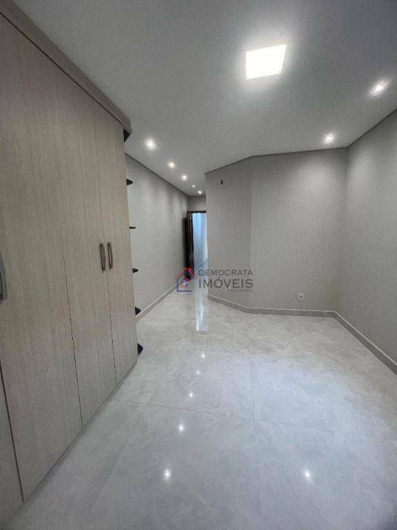 Sobrado à venda com 3 quartos, 210m² - Foto 25