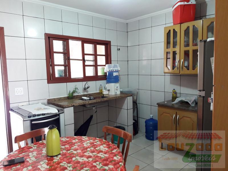 Casa à venda com 3 quartos, 300m² - Foto 4